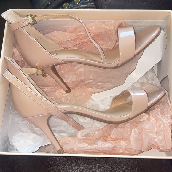 BP Blush Patent Heel.Box included. Size 5.5. Worn once! Mint condition - Picture 4 of 6